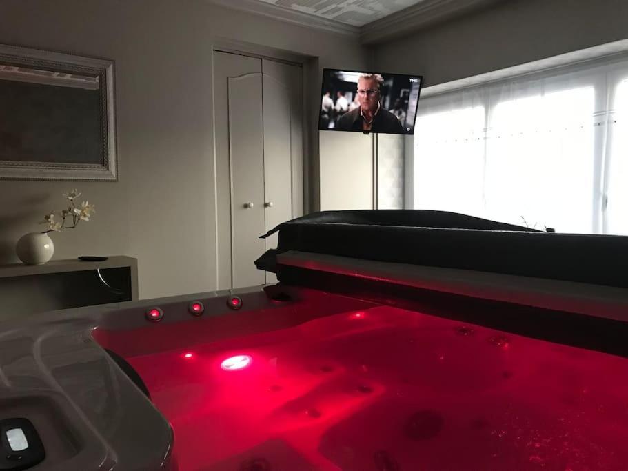 Maison Avec Jacuzzi Privatif Cambrai Exterior photo